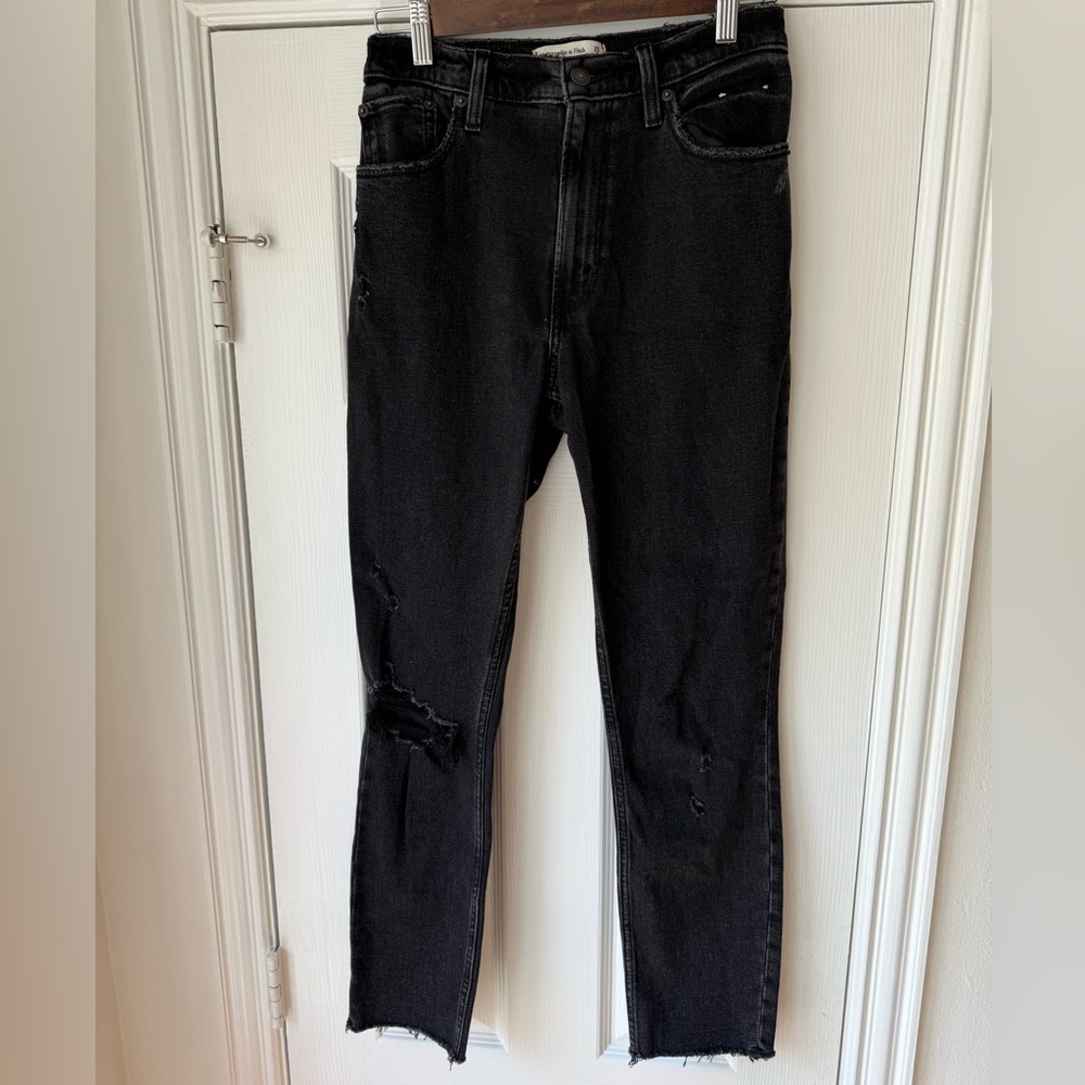 Abercrombie The High Rise Skinny Distressed Black Jean